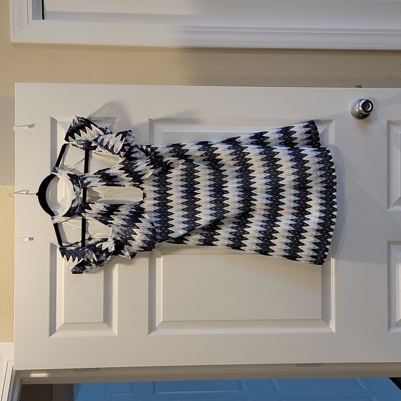 Too Big - Picture 2 of 3